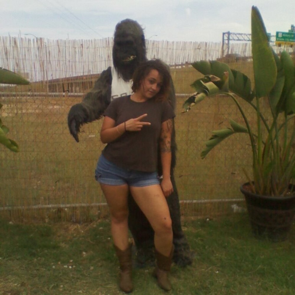 Meet your Posher, Tia